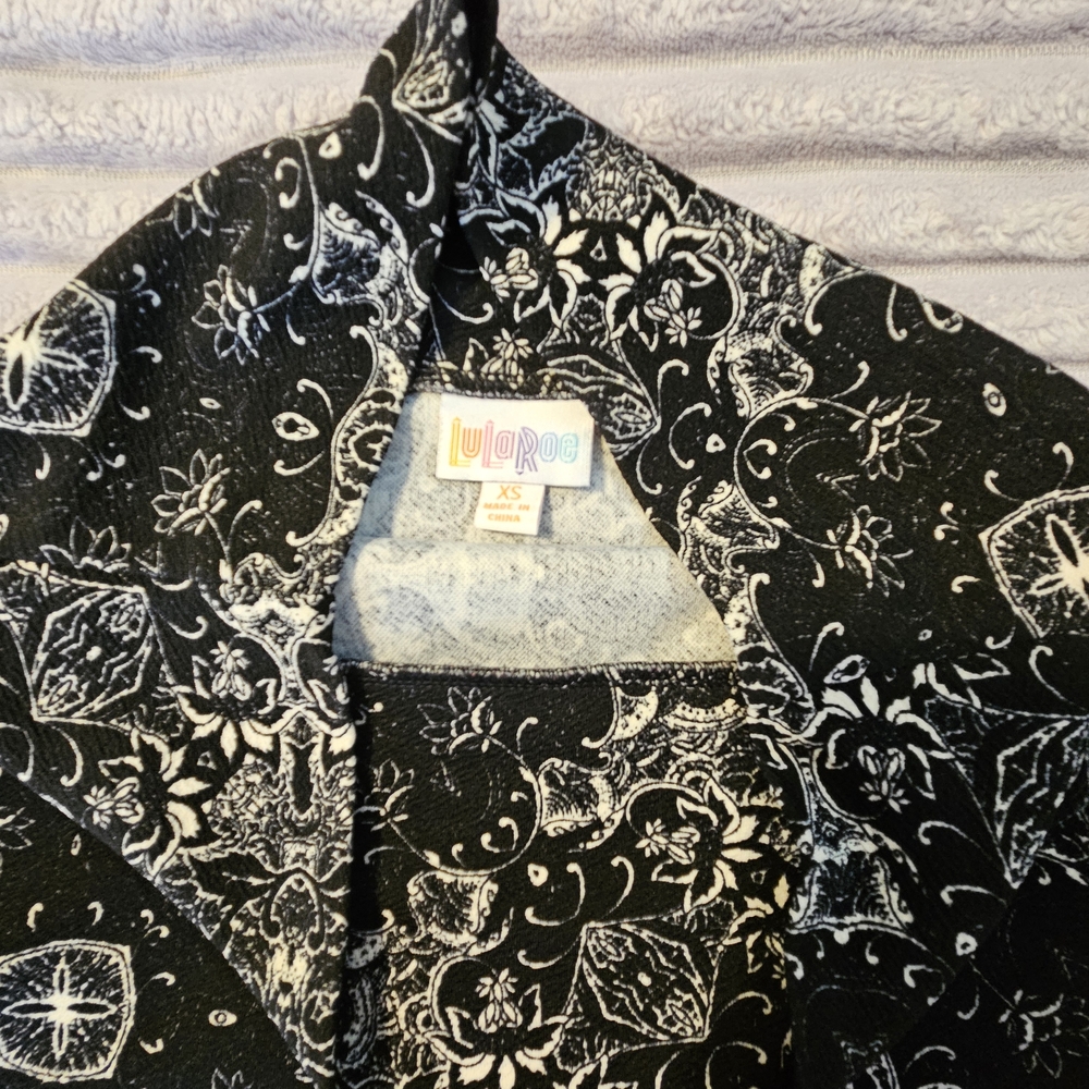 LuLaRoe Black and White Floral Patterned Skirt